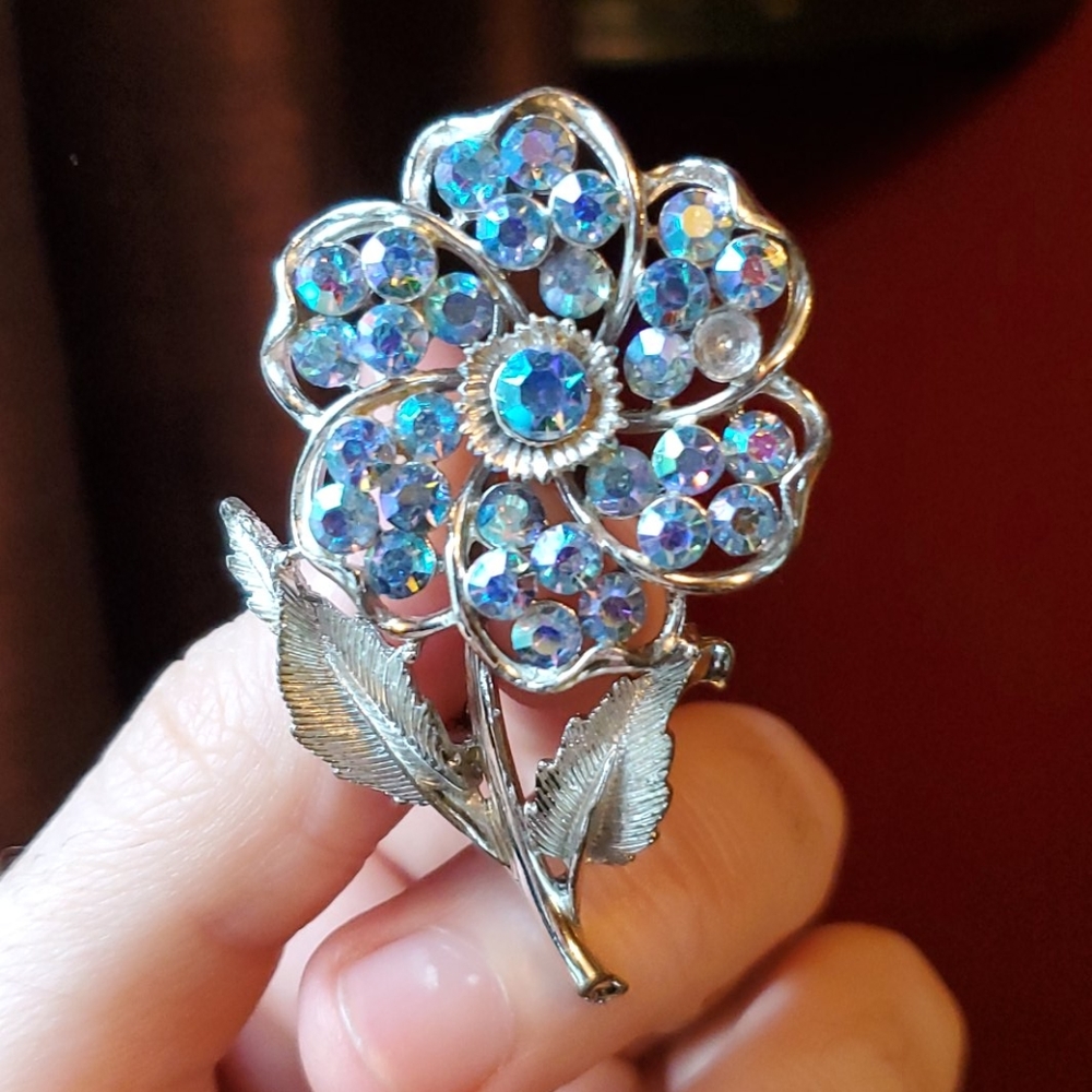 Vintage rhinestone flower brooch, silver tone